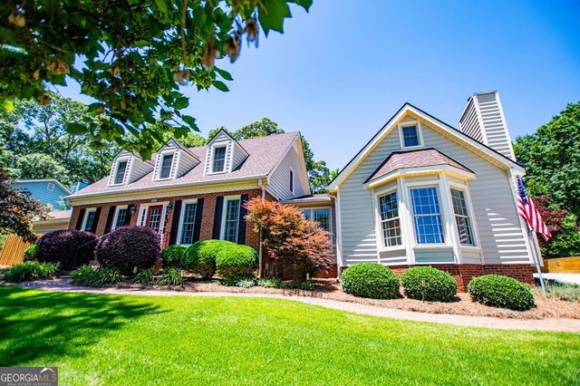 423 N Lakeshore Drive, Carrollton, GA 30117