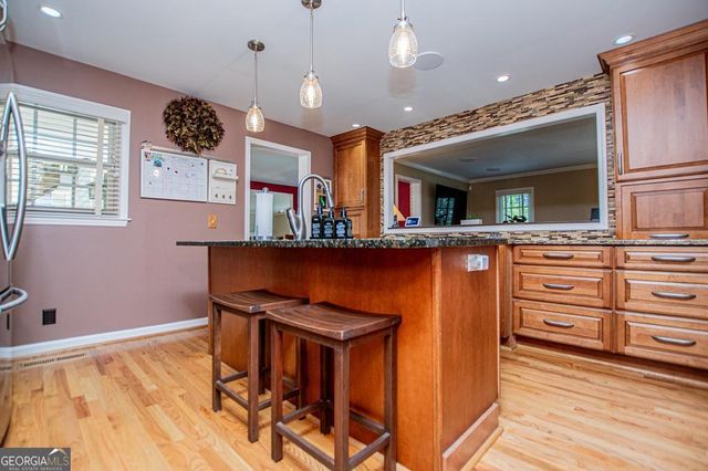 423 N Lakeshore Drive, Carrollton, GA 30117