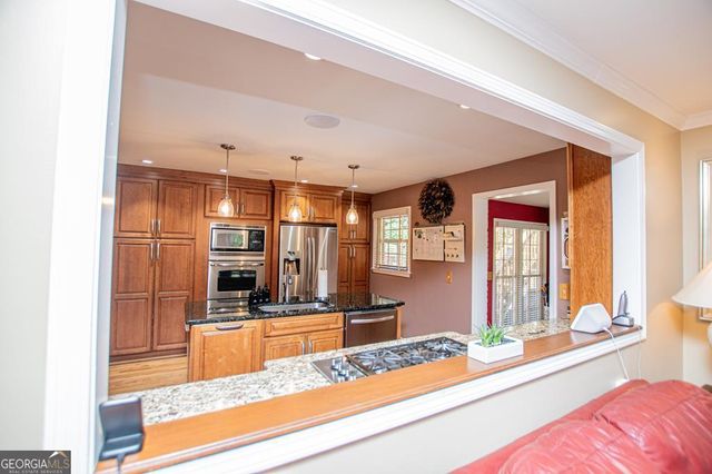 423 N Lakeshore Drive, Carrollton, GA 30117