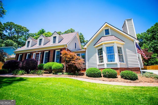 423 N Lakeshore Drive, Carrollton, GA 30117