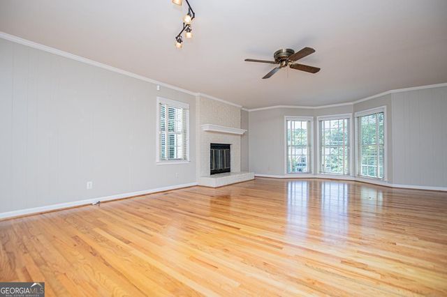 423 N Lakeshore Drive, Carrollton, GA 30117