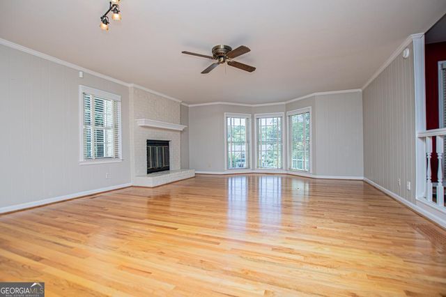 423 N Lakeshore Drive, Carrollton, GA 30117