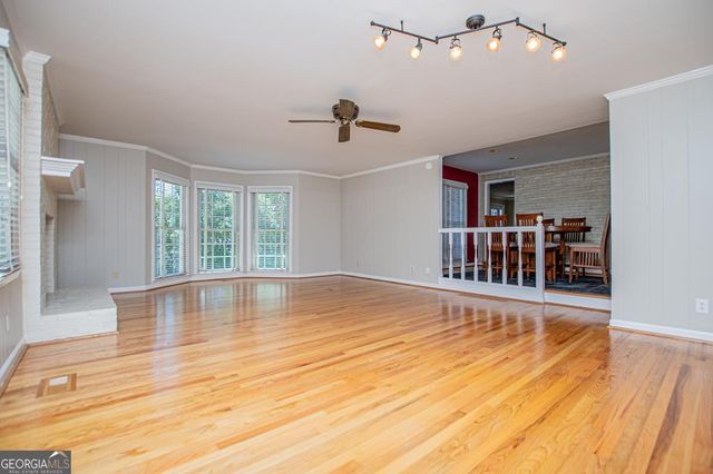 423 N Lakeshore Drive, Carrollton, GA 30117