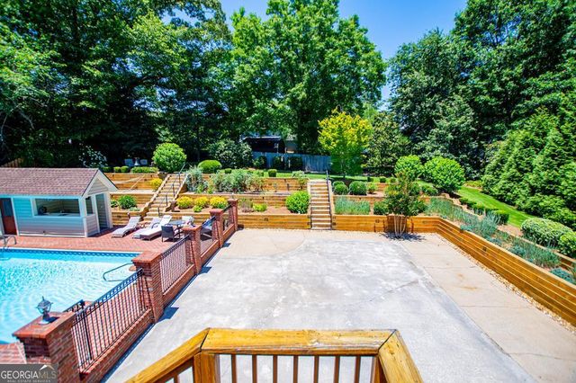 423 N Lakeshore Drive, Carrollton, GA 30117