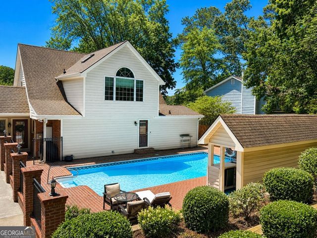 423 N Lakeshore Drive, Carrollton, GA 30117
