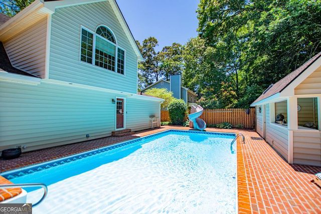 423 N Lakeshore Drive, Carrollton, GA 30117