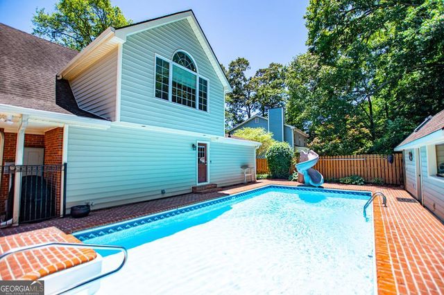 423 N Lakeshore Drive, Carrollton, GA 30117