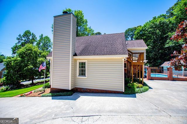 423 N Lakeshore Drive, Carrollton, GA 30117