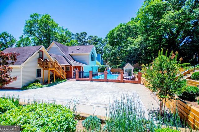 423 N Lakeshore Drive, Carrollton, GA 30117