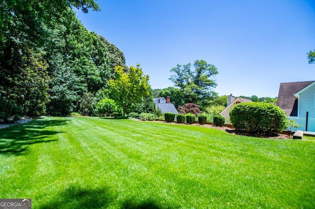 423 N Lakeshore Drive, Carrollton, GA 30117