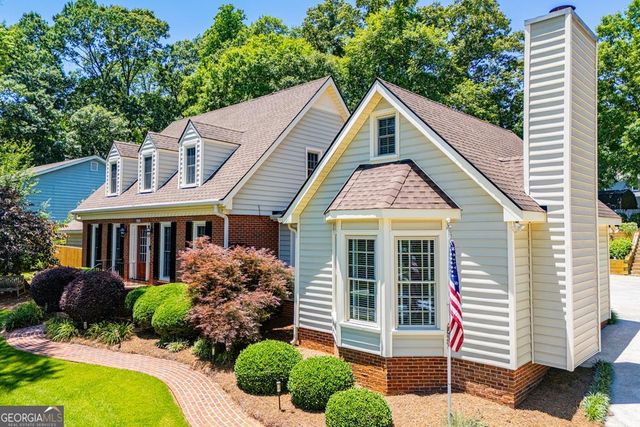423 N Lakeshore Drive, Carrollton, GA 30117