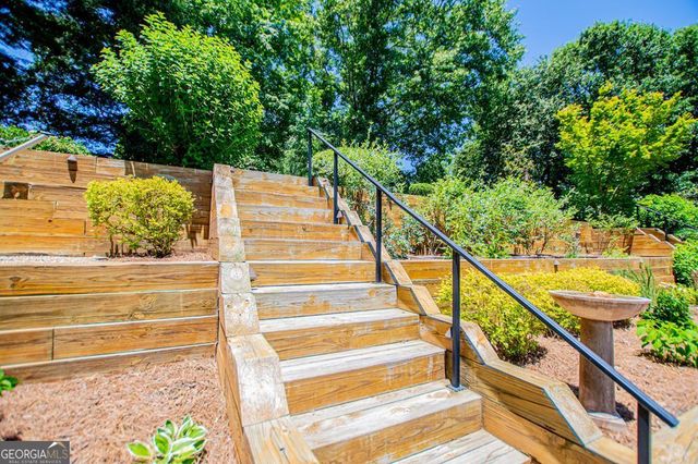 423 N Lakeshore Drive, Carrollton, GA 30117