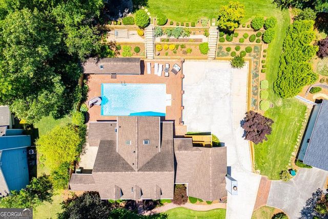 423 N Lakeshore Drive, Carrollton, GA 30117