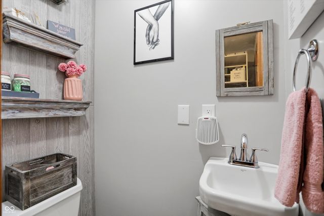 8612 Lockwood Place, Indianapolis, IN 46217