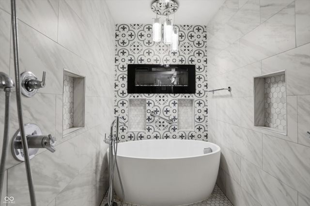 8612 Lockwood Place, Indianapolis, IN 46217