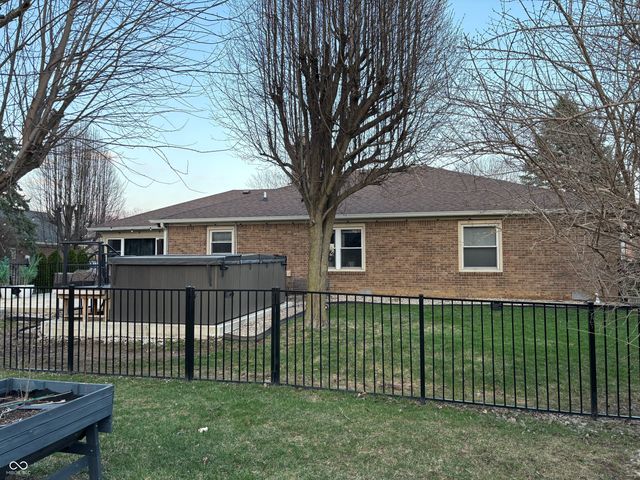 8612 Lockwood Place, Indianapolis, IN 46217