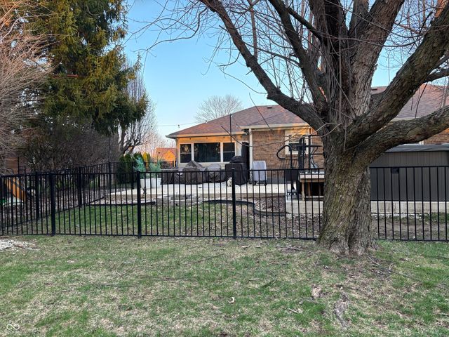 8612 Lockwood Place, Indianapolis, IN 46217
