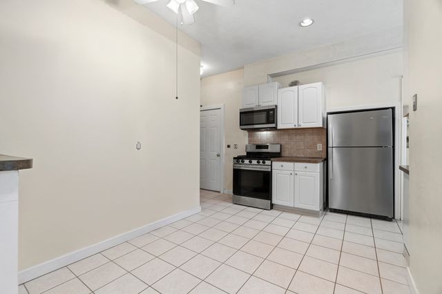 41 Summer St B, Everett, MA 02149