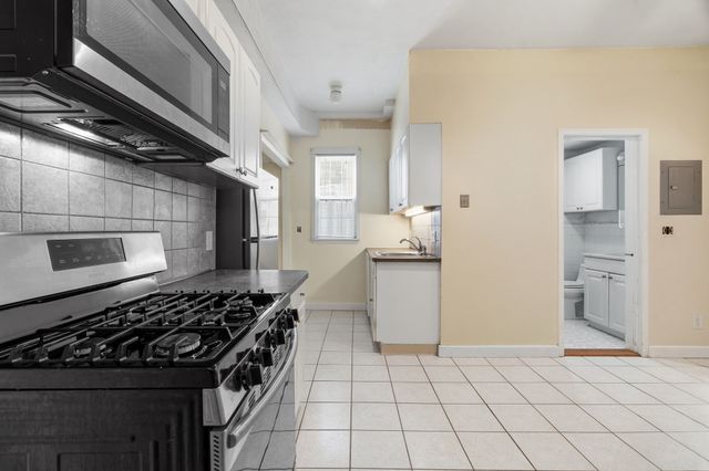 41 Summer St B, Everett, MA 02149