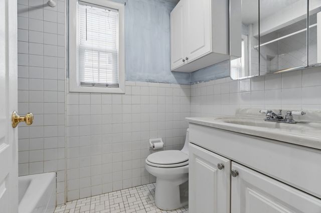 41 Summer St B, Everett, MA 02149