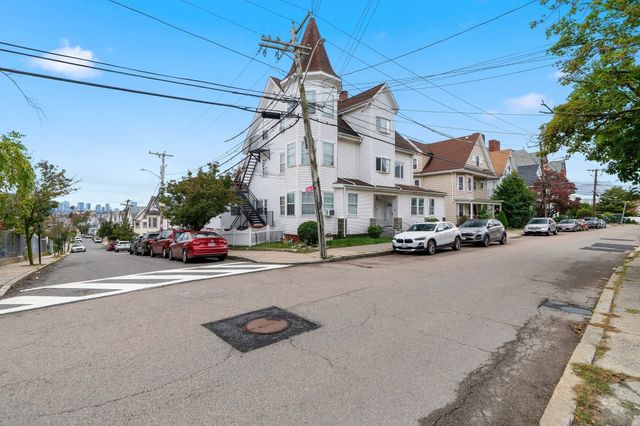41 Summer St B, Everett, MA 02149