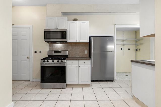 41 Summer St B, Everett, MA 02149