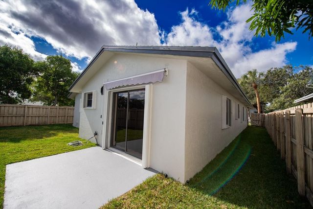 110 NW 6th Avenue, Dania Beach, FL 33004