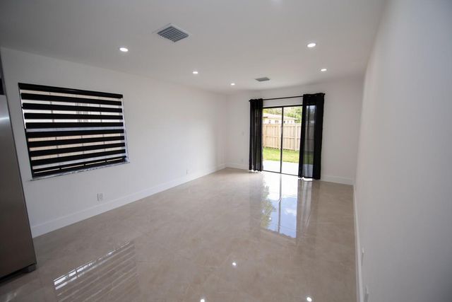 110 NW 6th Avenue, Dania Beach, FL 33004
