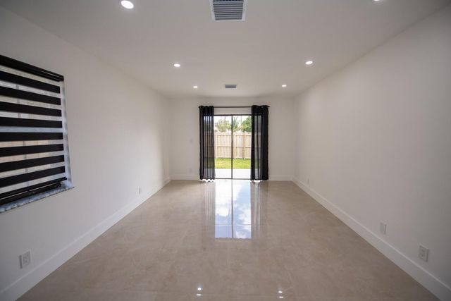 110 NW 6th Avenue, Dania Beach, FL 33004
