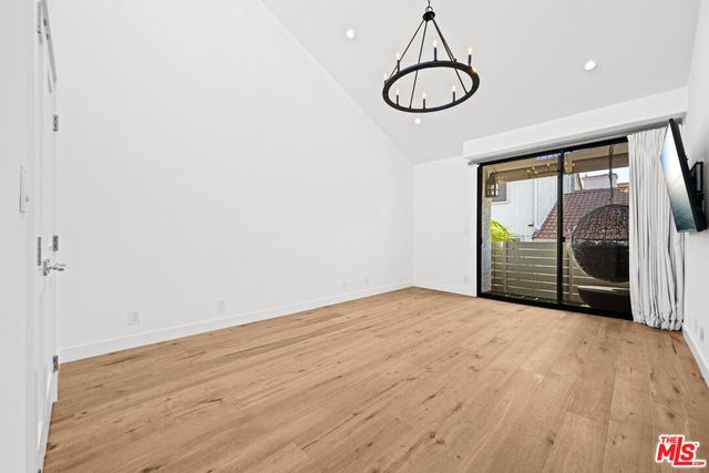 8611 Burton Way 15, Los Angeles, CA 90048