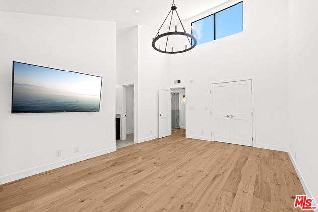 8611 Burton Way 15, Los Angeles, CA 90048