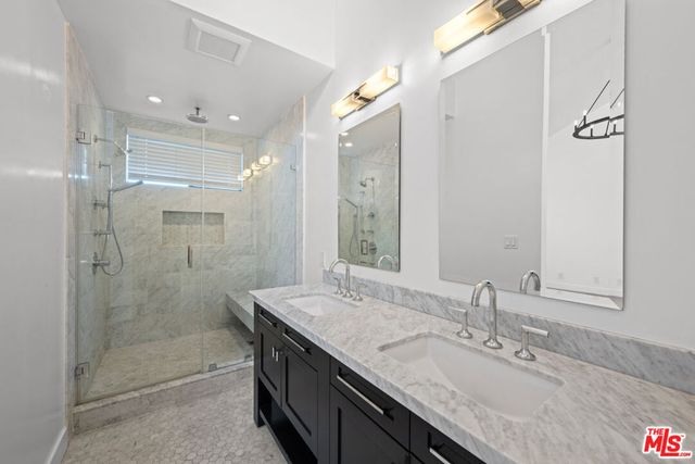 8611 Burton Way 15, Los Angeles, CA 90048