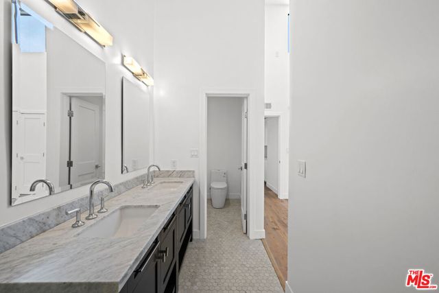 8611 Burton Way 15, Los Angeles, CA 90048