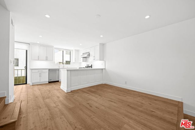 8611 Burton Way 15, Los Angeles, CA 90048