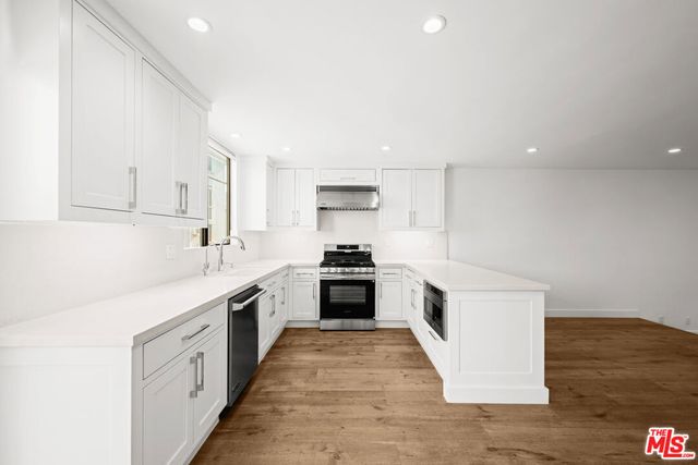 8611 Burton Way 15, Los Angeles, CA 90048