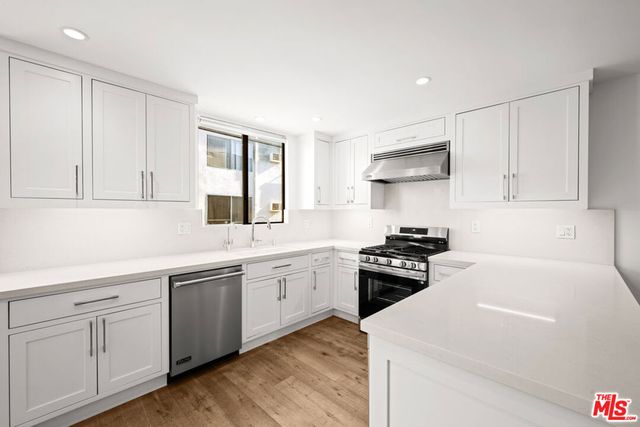 8611 Burton Way 15, Los Angeles, CA 90048