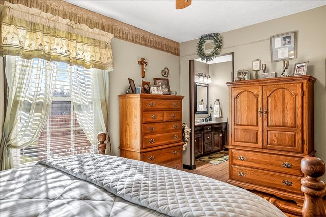 1502 E Sycamore Street, Ozark, MO 65721