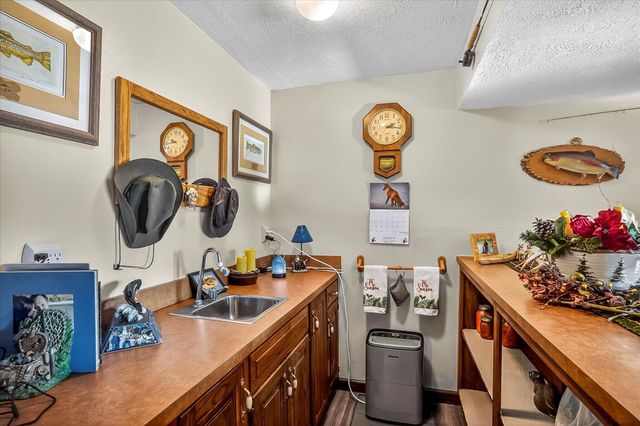 1502 E Sycamore Street, Ozark, MO 65721