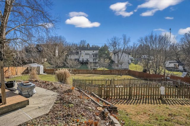 1502 E Sycamore Street, Ozark, MO 65721