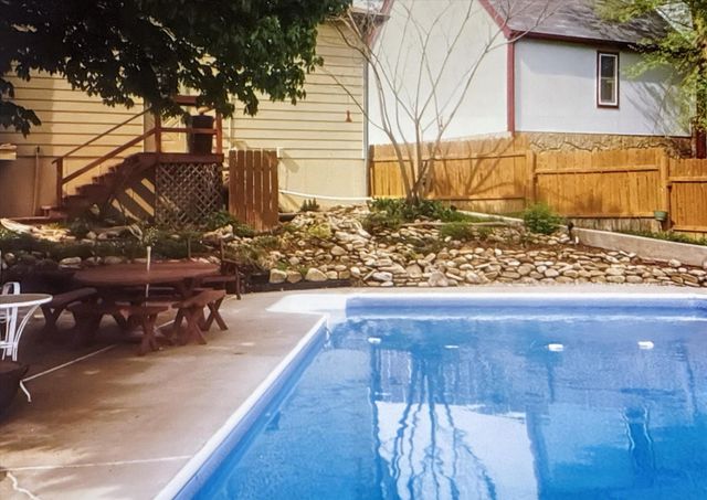 1502 E Sycamore Street, Ozark, MO 65721