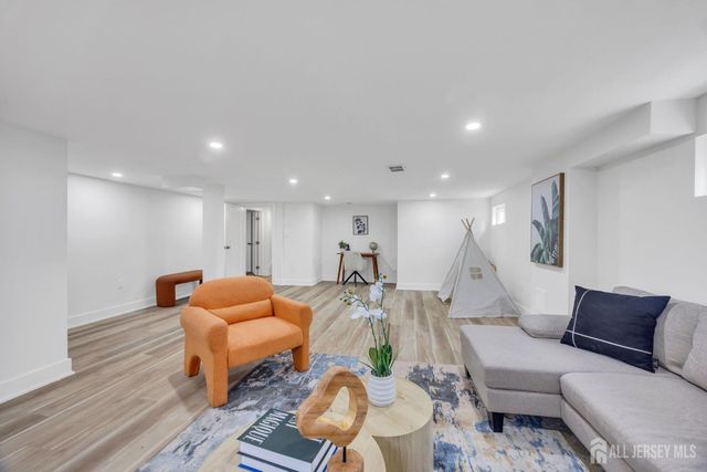 260 Highland Avenue, Franklin Twsp, NJ 08873