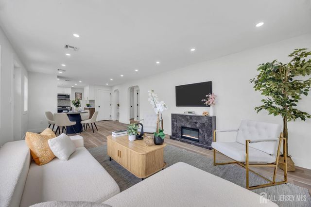 260 Highland Avenue, Franklin Twsp, NJ 08873