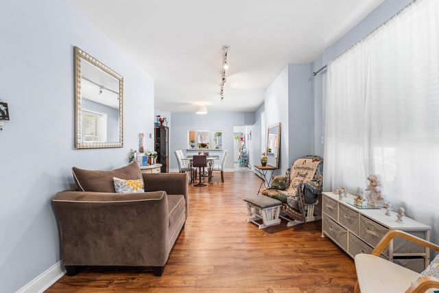 16 VOLUSIA AVE, Hamilton, NJ 08610