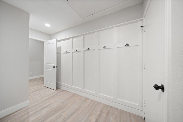 310 Valley Spring Drive, Arlington, TX 76018