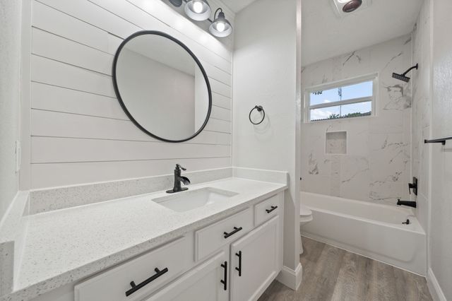 310 Valley Spring Drive, Arlington, TX 76018