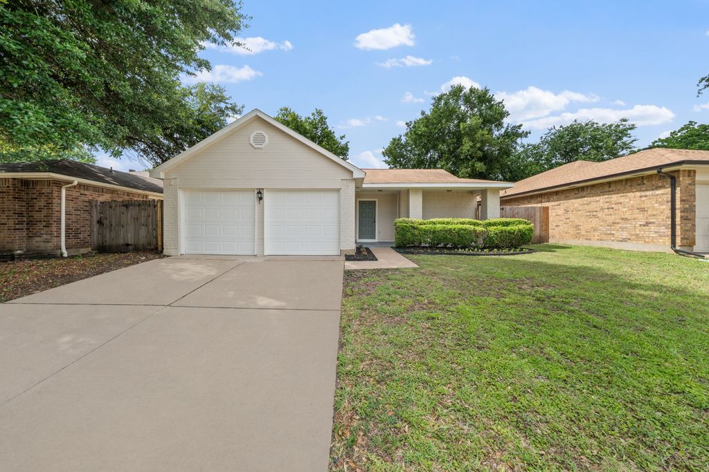 310 Valley Spring Drive, Arlington, TX 76018
