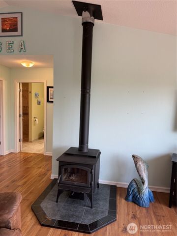 1050 338th Street, Ocean Park, WA 98640