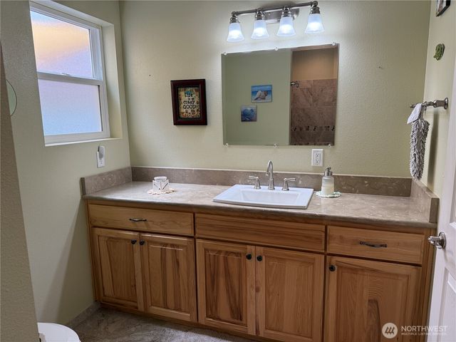 1050 338th Street, Ocean Park, WA 98640