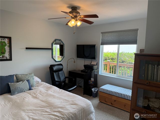 1050 338th Street, Ocean Park, WA 98640