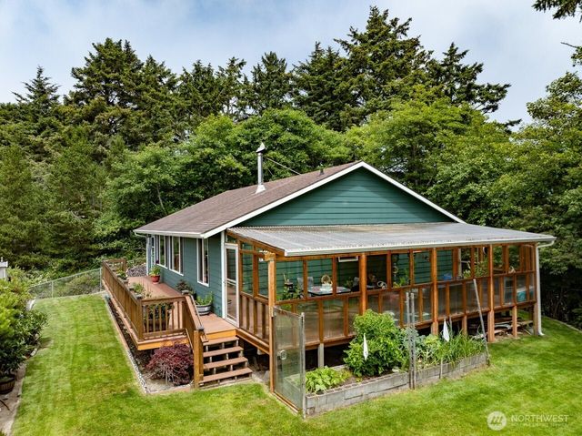 1050 338th Street, Ocean Park, WA 98640